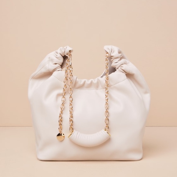 Lulus Busy Beauty Bone Gold Chain Tote White - Size One Size - Picture 1 of 1